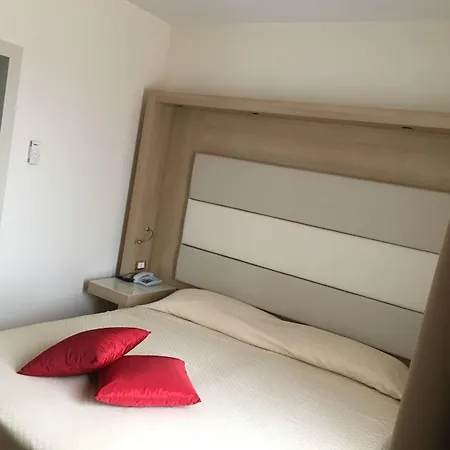 Ai Due Leoni