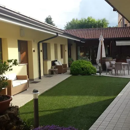 Ai Due Leoni Hotel Farra d'lsonzo