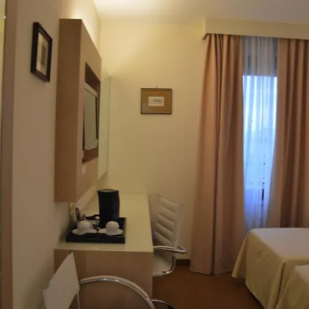 Hotel Ai Due Leoni 3*